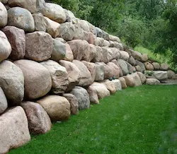 Boulder wall